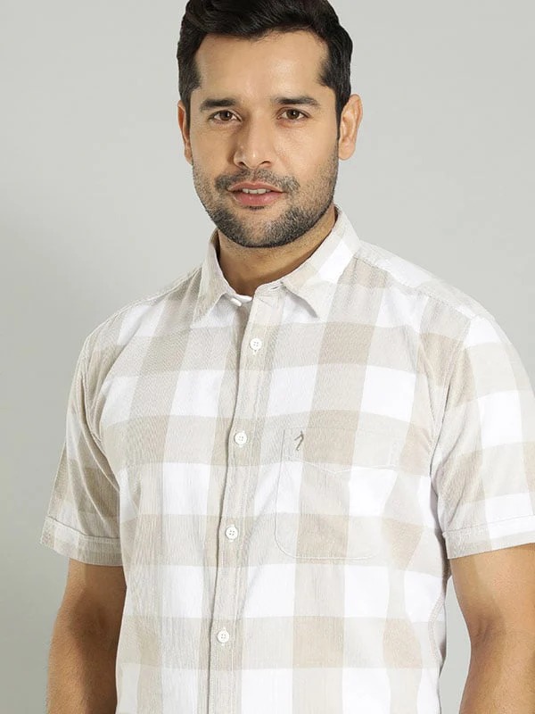 Indian Terrain Men Checkered Beige Shirt